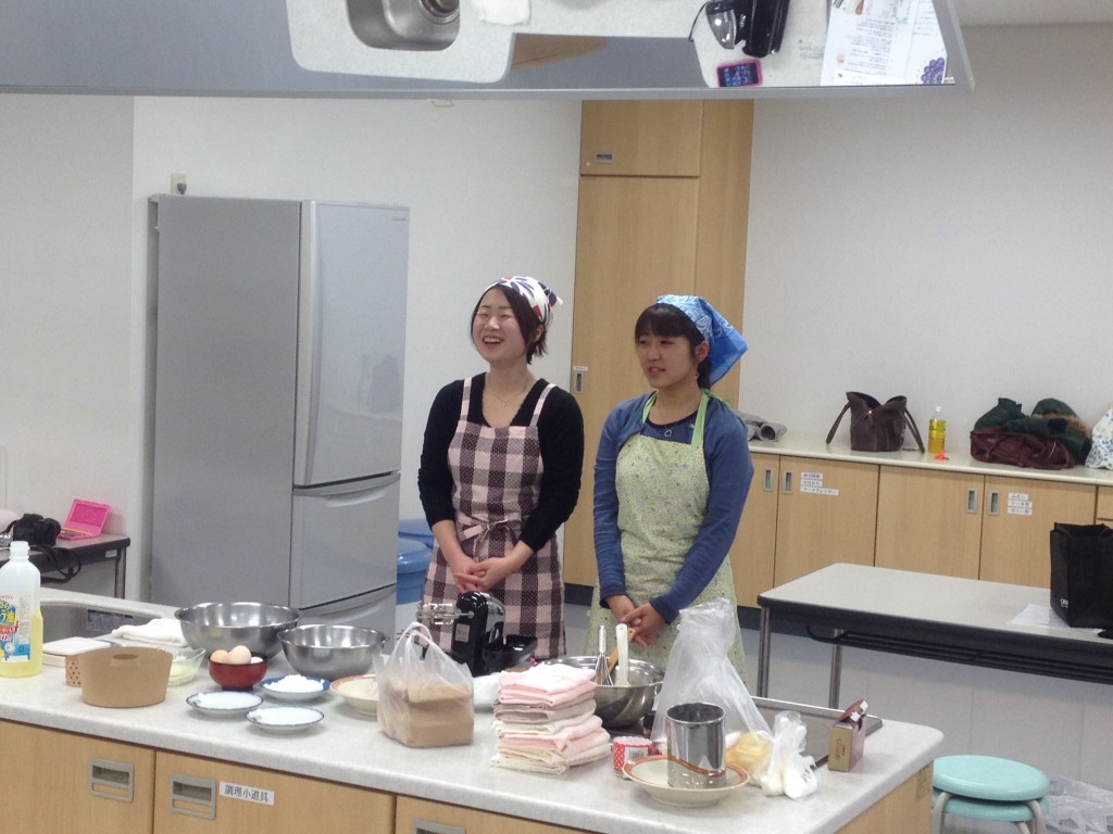そば粉屋6代目はシフォンケーキの体験教室に参加して、なぜかそばガレットを作り出す。