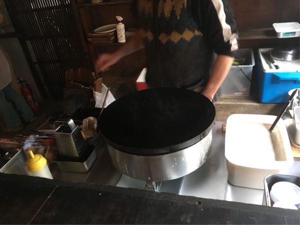奈良県宇陀市のgalettes＆crêperie メリメロ（Méli-mélo）は、フランス人店主が焼き上げる本格ガレットがいただける。