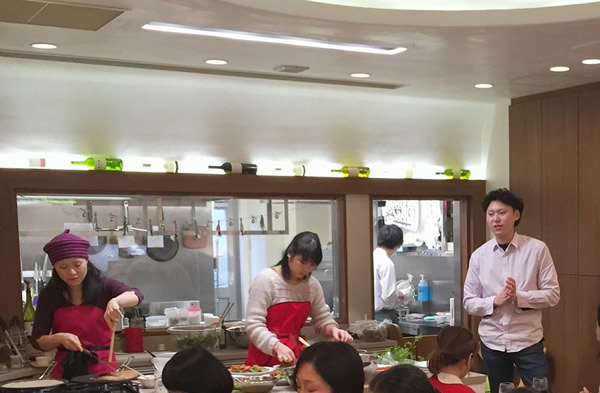 福井の越前そば粉を使ったえりこ先生のマクロビガレット教室が京都三条のヴィーガンカフェCHOICEで行われ、蕎麦粉の栽培や栄養についてお話させていただきました。