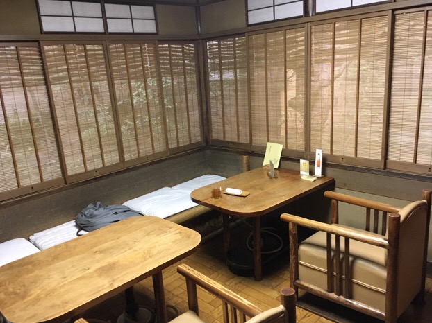 スティーブ・ジョブズが堪能した茶そばは、京都の晦庵 河道屋（みそかあん かわみちや）の夏季限定メニュー。