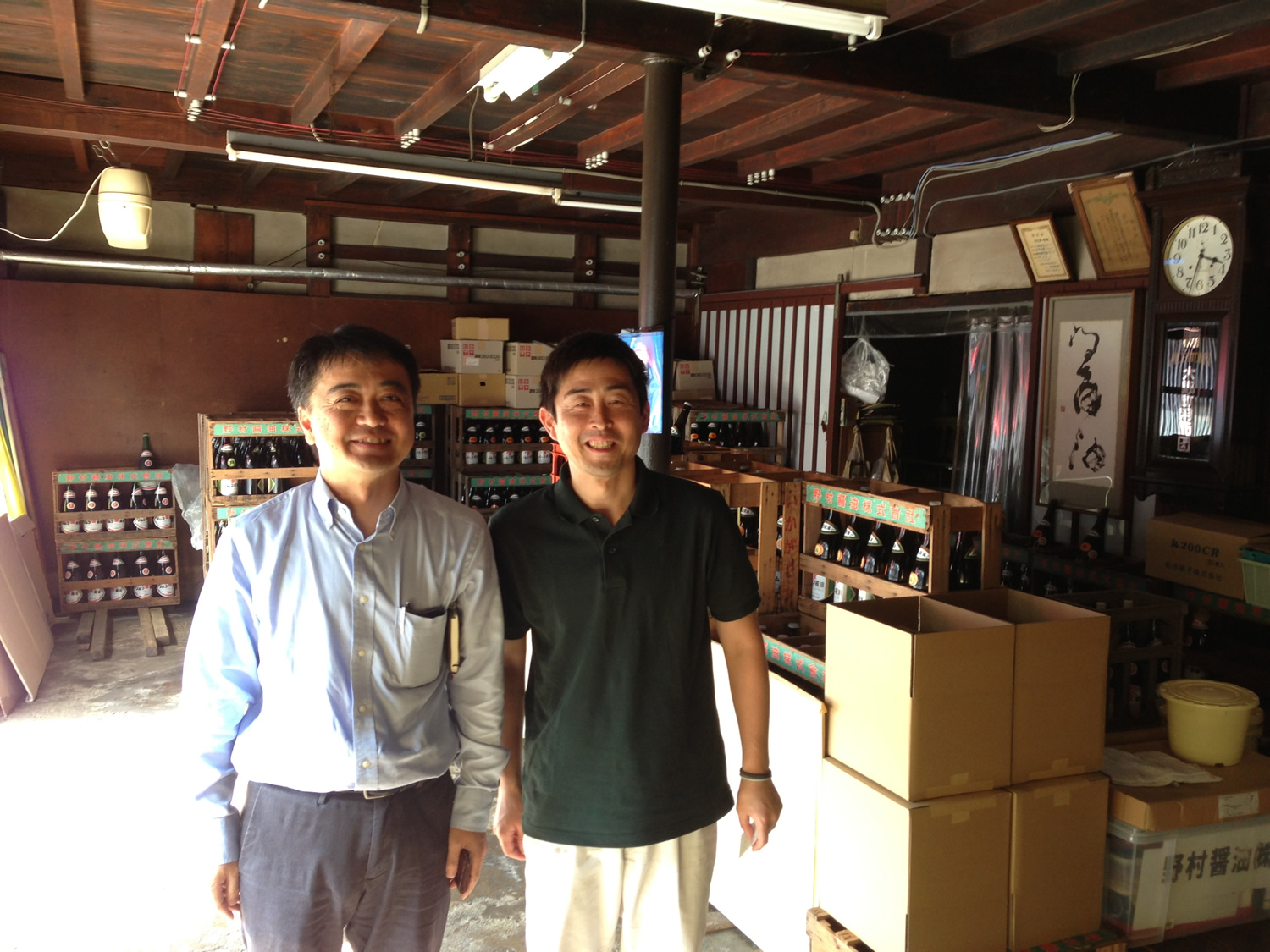 福井有数のそば産地である越前大野で100年以上、麹づくりから一貫して醤油醸造を続ける野村醤油様を見学しました。