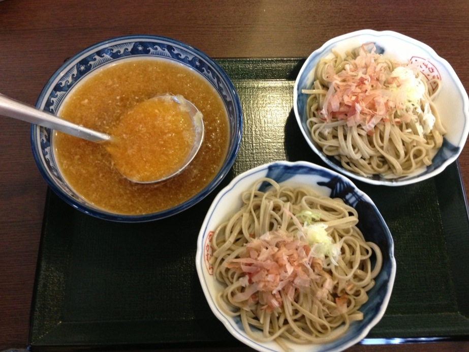 勝山から福井に移転オープンした手打ちそば中村屋は、おろしそばとラーメンの美味しさにファンがついている人気店でした。