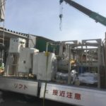 カガセイフン改修工事（57日目）新規配管・設備機材搬入・屋根改修