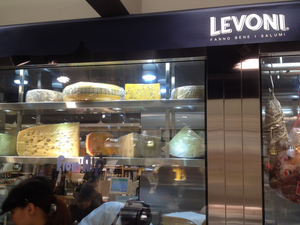 LEVONI 生ハム・チーズ・オリーブの専門店